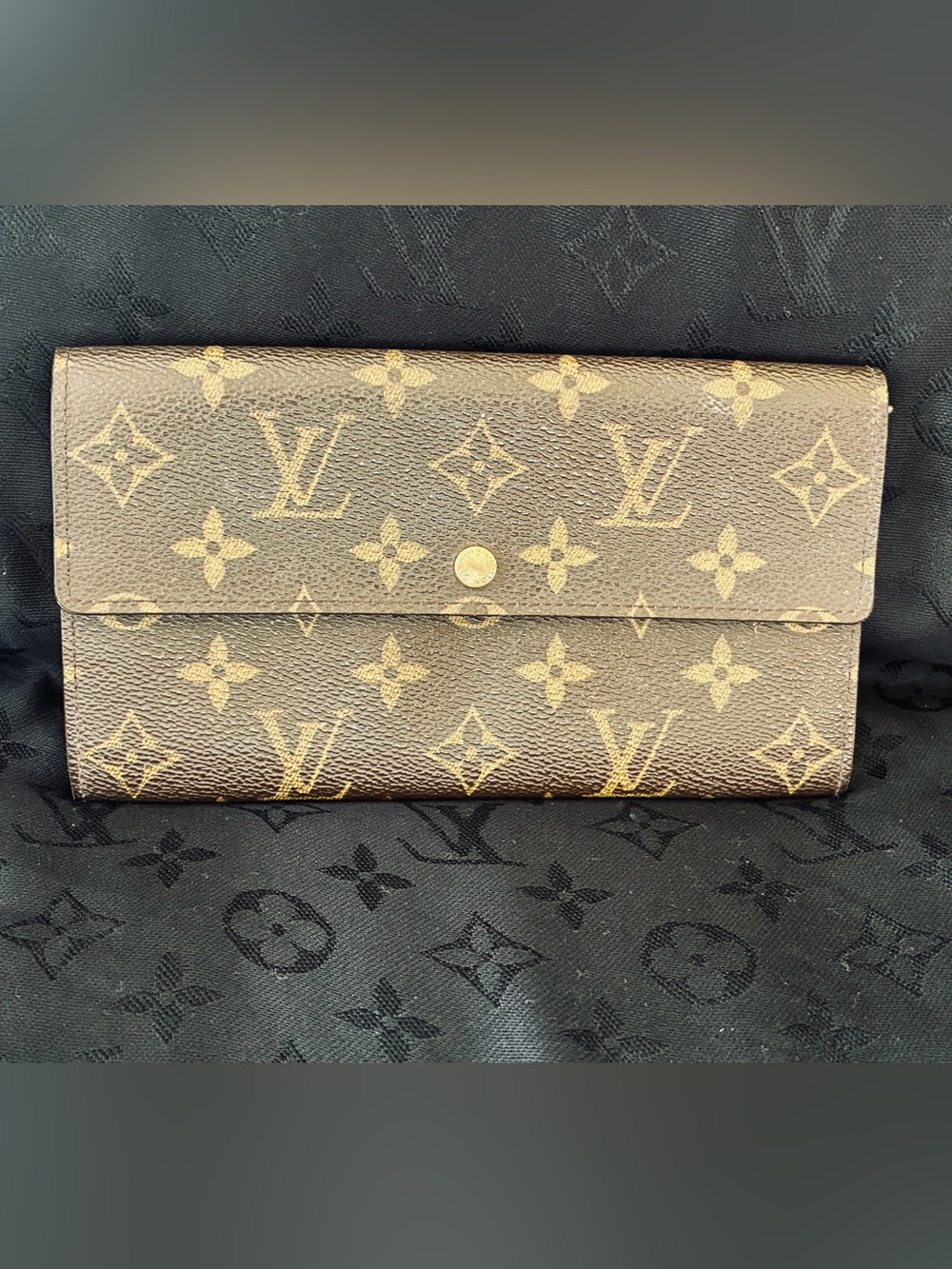 Authentic Vintage Louis Vuitton Monogram Sarah Wallet (Dec 2005) – EUC